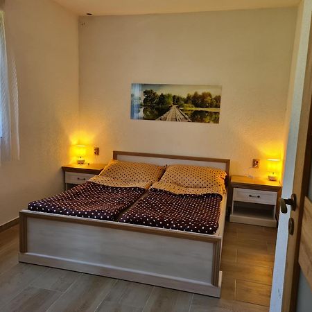 Apartman Sara ليبنو ناد فلتافو المظهر الخارجي الصورة